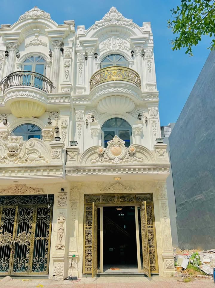 Nhà tân cổ điển mặt tiền kinh doanh Bình Chuẩn 62m² giá 4.3 tỷ - Đầu tư sinh lời ngay!