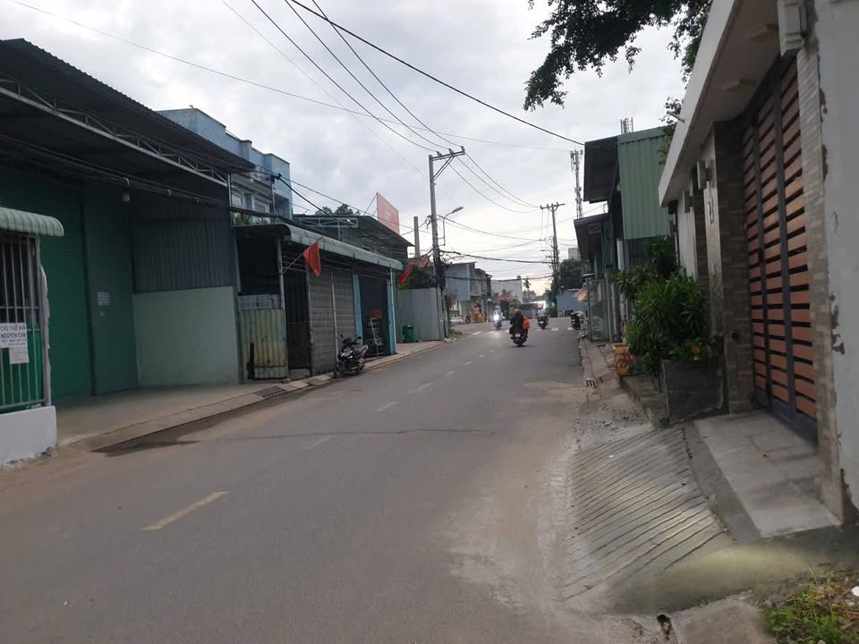 Đất góc 2 mặt tiền An Phú Đông 250m² giá 11 tỷ - Cơ hội đầu tư hấp dẫn!