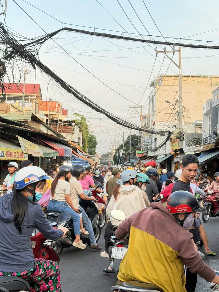 FrontHouse mặt tiền Chợ Hiệp Thành 22 quận 12 200m² giá 20.5 tỷ - Đầu tư sinh lời lý tưởng!