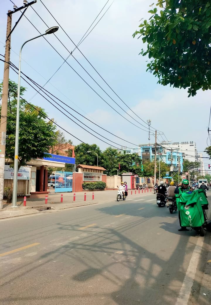 Dãy trọ 2 tầng Lâm Văn Bền 76m² giá 5 tỷ - Đầu tư sinh lời ổn định!