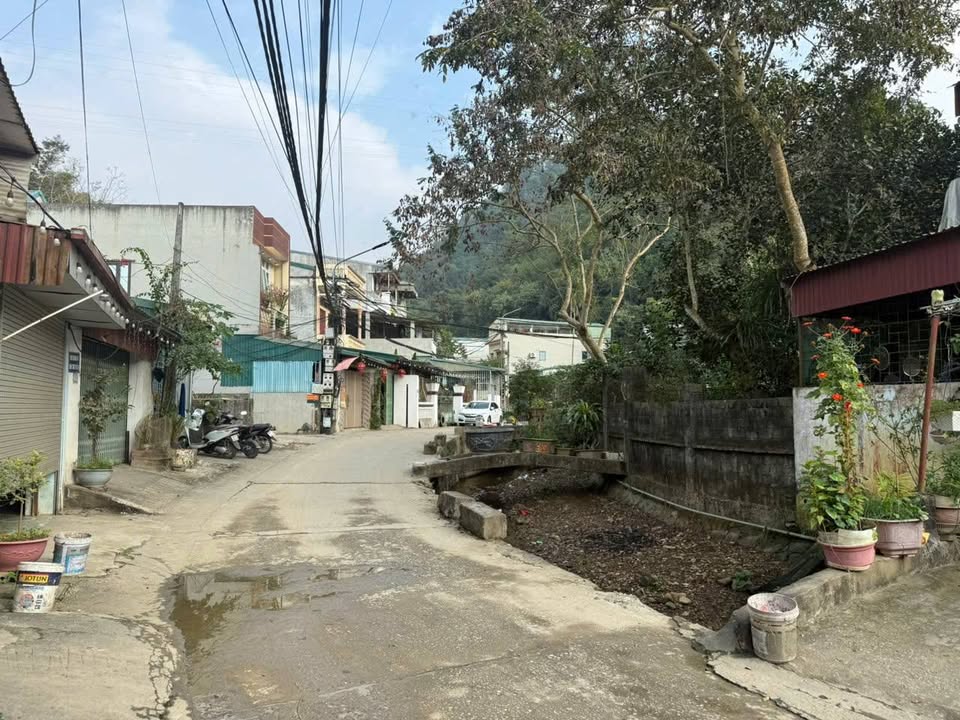 Nhà 2 tầng 347m² tại Đồng Tiến, Hòa Bình - Giá chỉ 2.5 tỷ, chính chủ bán gấp!