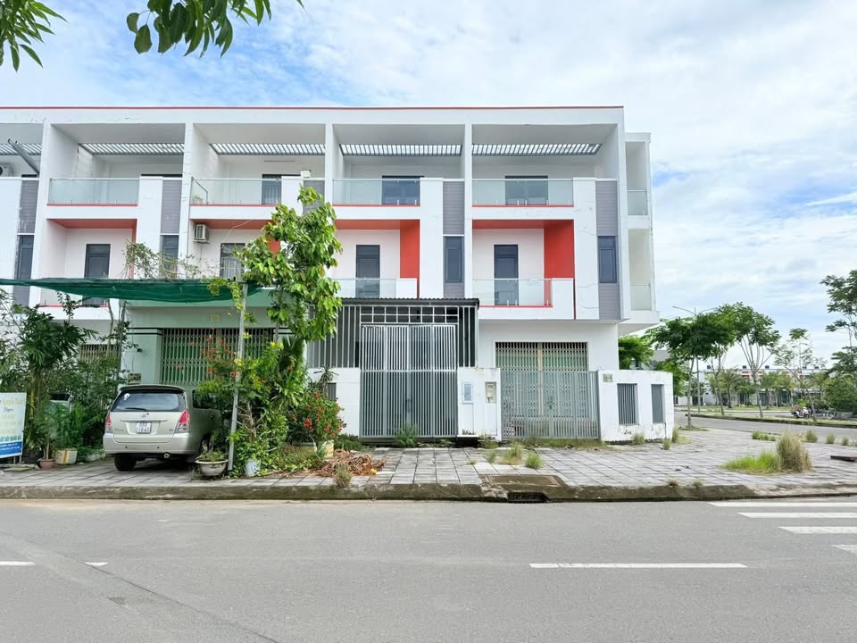 Nhà phố Rạch Giá 110m² giá 3 tỷ - Hướng Tây Nam, thiết kế theo ý thích!