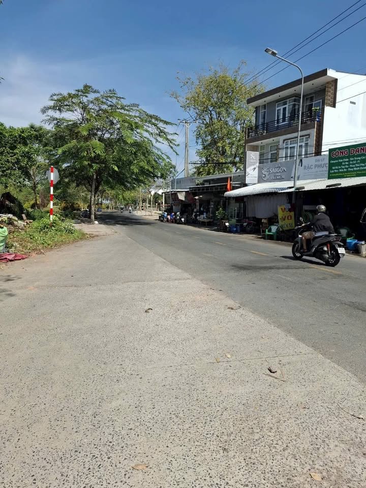 Đất nền mặt tiền Bà Huyện Thanh Quan, 186m² giá 1.4 tỷ - Cơ hội đầu tư hấp dẫn!