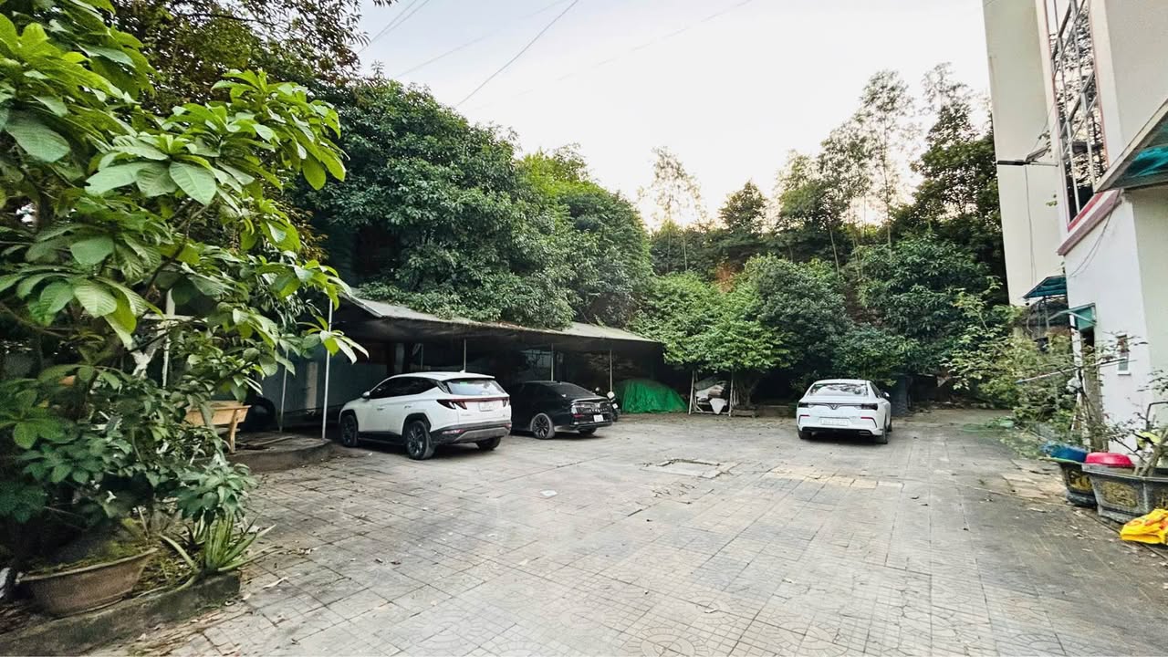 Nhà khách sạn 4,5 tầng tại phường Thịnh Đán, Thái Nguyên - 21 phòng khép kín, giá 15 tỷ!