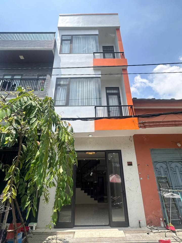 Nhà mặt tiền Hoàng Tích Trí, Hải Châu 4 tầng giá 17 triệu - Cơ hội thuê lý tưởng!