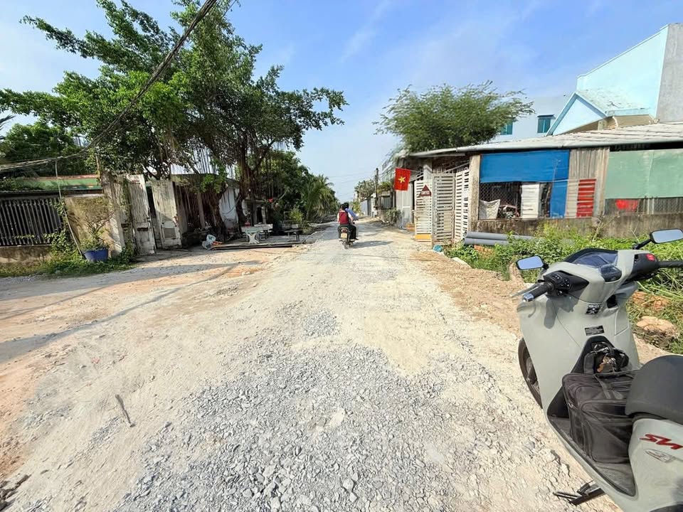 Đất nền 234m² tại Tân Bửu, Bến Lức - Giá chỉ 3.3 tỷ, vị trí đắc địa!