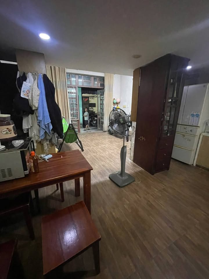 Nhà riêng Nam Lân, Bà Điểm, 40m² giá 1.3 tỷ - Vị trí thuận lợi, tiện ích đầy đủ!