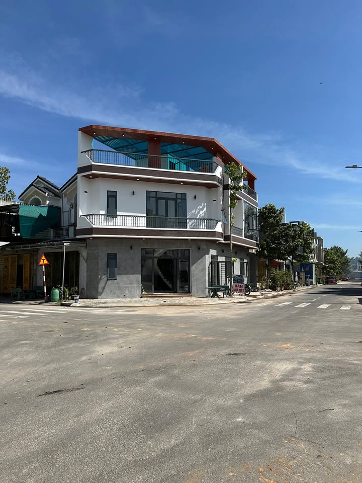 Nhà góc 2 mặt tiền Tân Hiệp, Tân Uyên 77.5m² giá 4.6 tỷ - Chính chủ bán gấp!