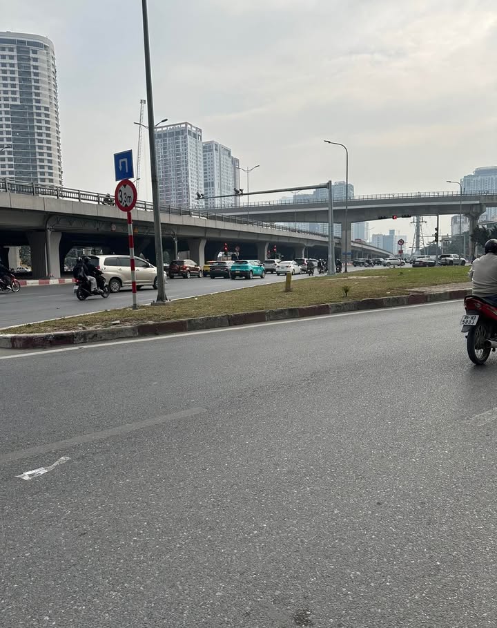 Nhà đẹp Cầu Giấy 40m² giá 1x tỷ - Vị trí đắc địa, ô tô vào tận nhà!