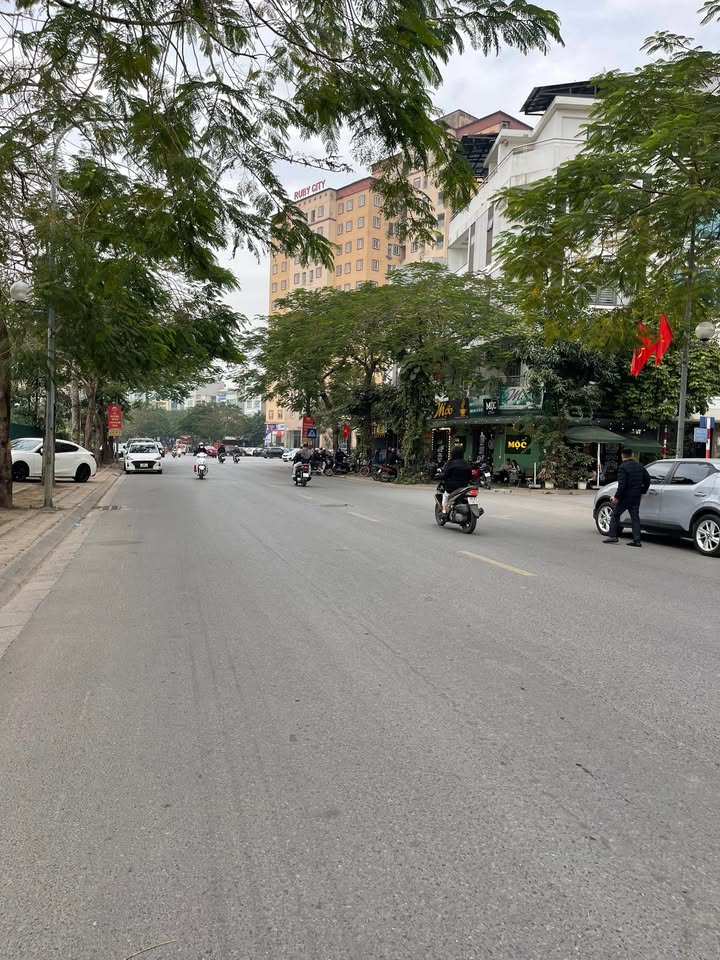 Đất nền Giang Biên, Long Biên, Hà Nội 77m² - Sổ đỏ chính chủ, giá thỏa thuận!