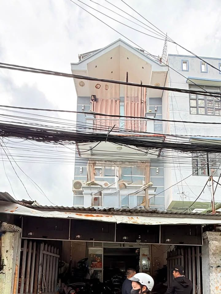 Nhà 3 tầng Bắc Nha Trang 125m² giá 13.5 tỷ - Khu vực sầm uất, đông sinh viên!