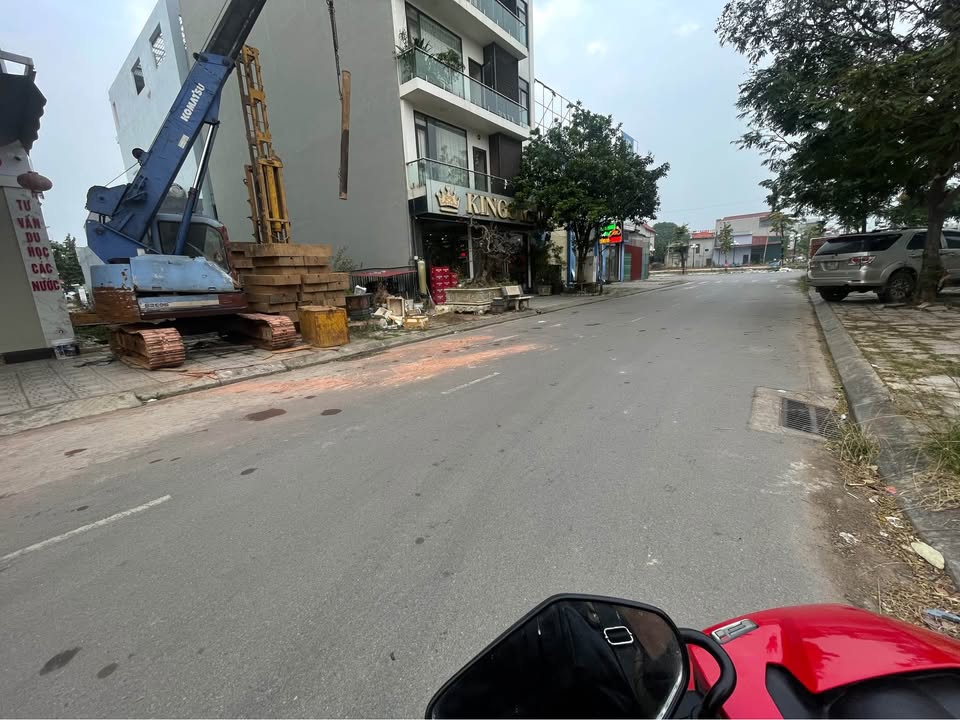 Đất nền Lục Nam 81m² giá chỉ 2.5 tỷ - Kinh doanh sầm uất ngay Quốc lộ 31!