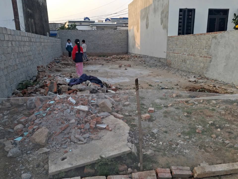 Đất nền Xóm 8 - Nghĩa An 100m² giá 1 tỷ - Đường rộng, vị trí đẹp!