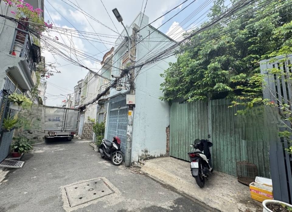 Nhà phố Gò Vấp 82m² giá 7.5 tỷ - Tiện xây mới ngay Emart!