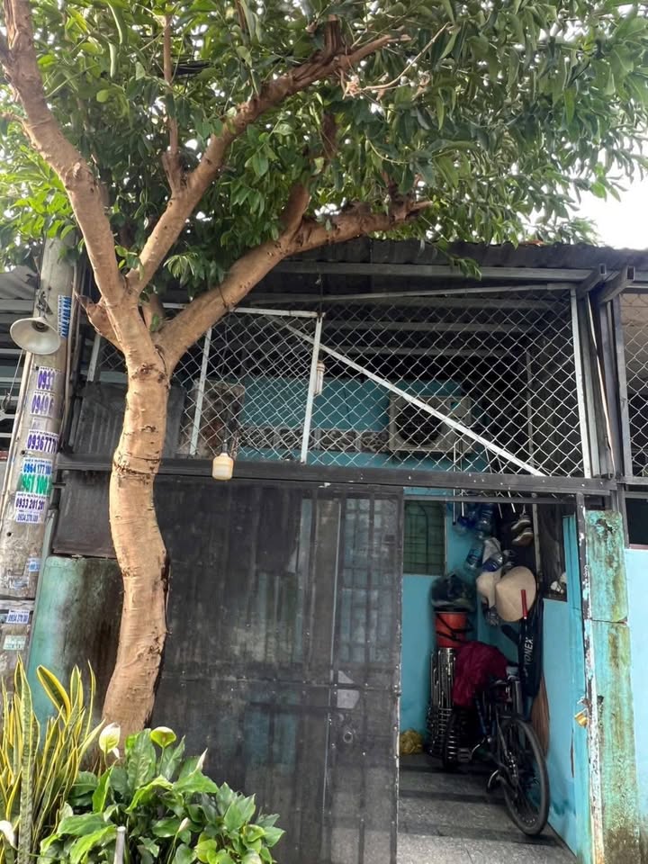 Nhà Hóc Môn 39m² giá 1.25 tỷ - Đường thông xe hơi, sẵn sàng ở ngay!