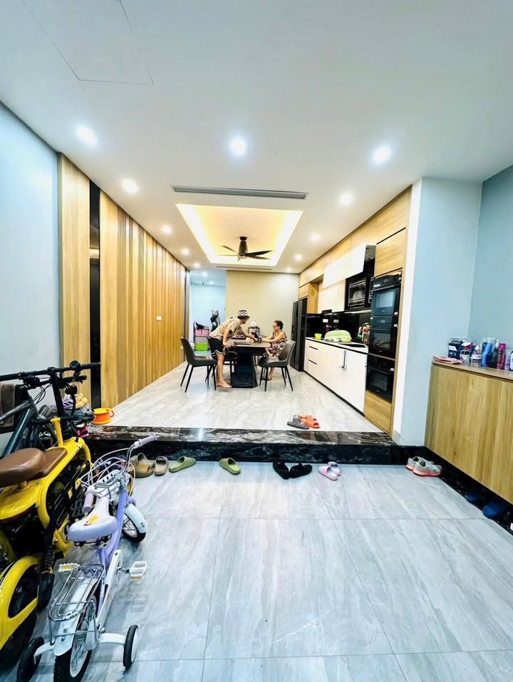 Nhà riêng Xã Đàn Đống Đa 58m² giá 14 tỷ - Thang máy, ô tô đỗ cửa!