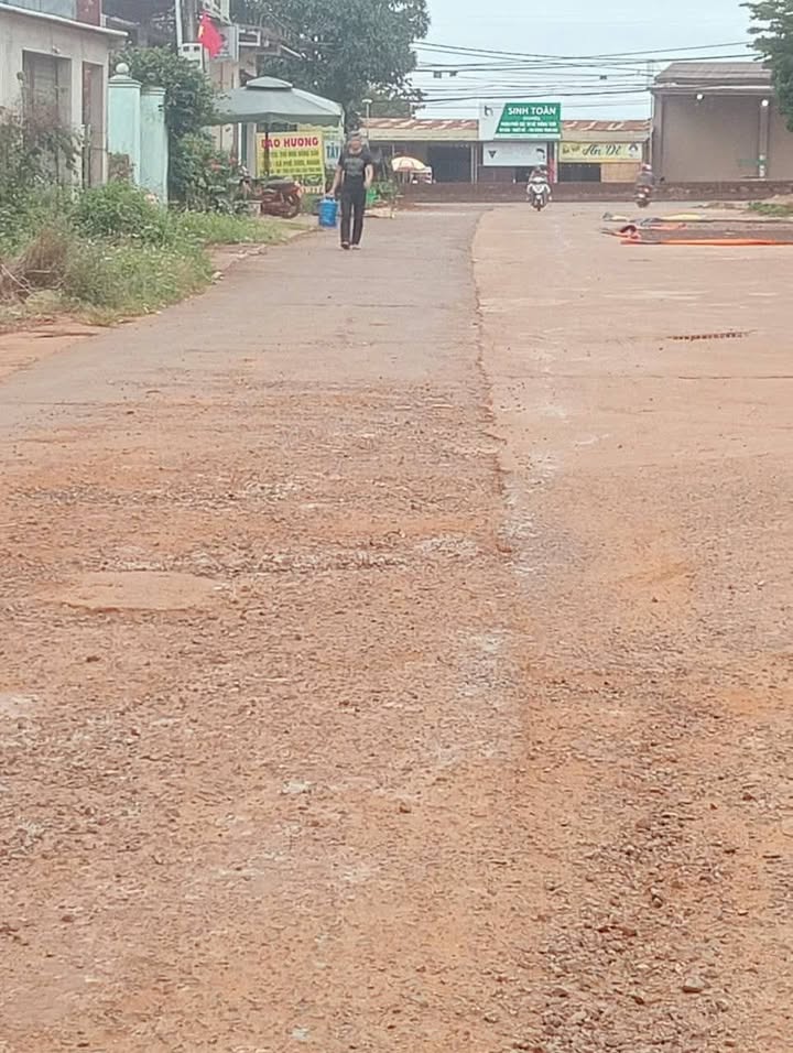 Đất nền Pơng Drang, Krông Búk 200m² giá 2.05 tỷ - Đường quy hoạch 42m