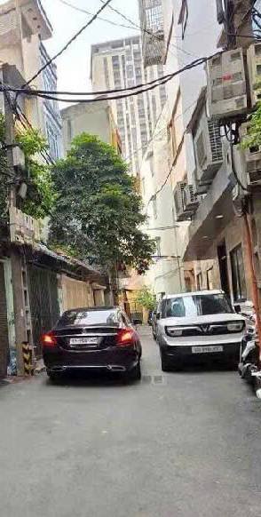 Nhà phố Phương Liệt, Đống Đa 35m² giá 7 tỷ - Sổ đỏ chính chủ, ô tô tránh nhau!