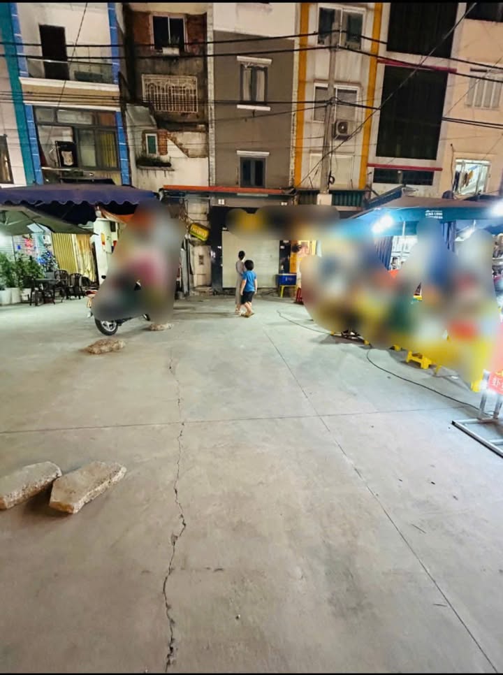 Cho thuê mặt tiền 4 tầng tại Tân Bình - Giá 18 triệu, vị trí đắc địa cho kinh doanh!