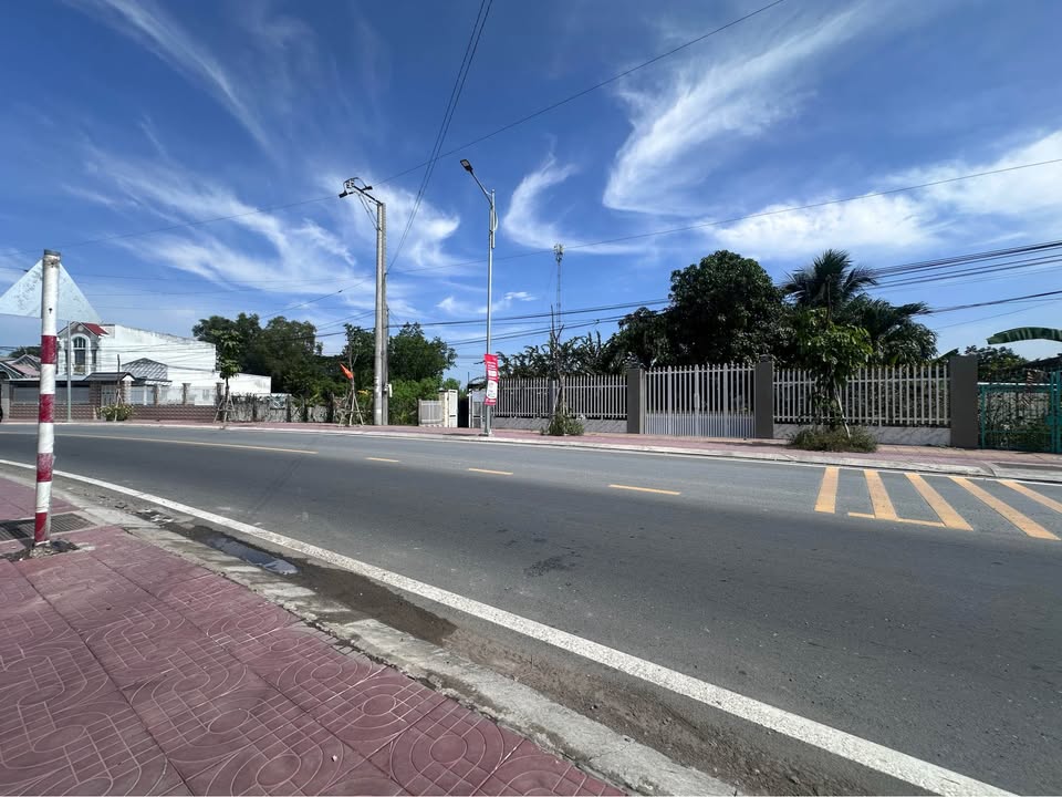 Nhà mặt tiền đường Nguyễn Văn Nhung, Vĩnh Long 84m² giá 1.85 tỷ - Kinh doanh thuận lợi!