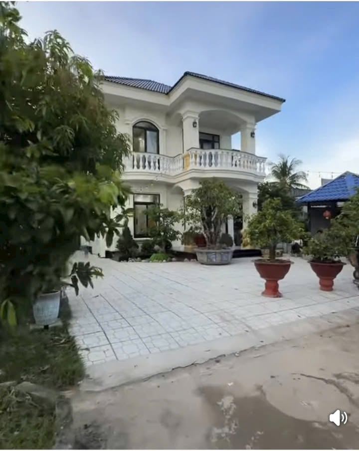 Bán biệt thự Phú Tân Vĩnh Long 1000m² giá 12.5 tỷ - Vị trí đắc địa gần trung tâm