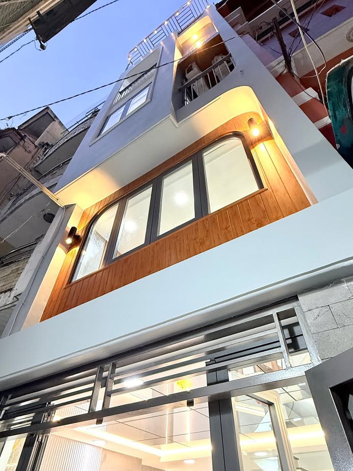 Nhà phố Phú Nhuận 166m² giá 8.68 tỷ - Dòng tiền ổn định 30 triệu/tháng!