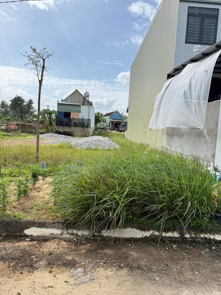 Đất nền Hoài Thanh 120m² - Sổ đỏ chính chủ, giá thỏa thuận!