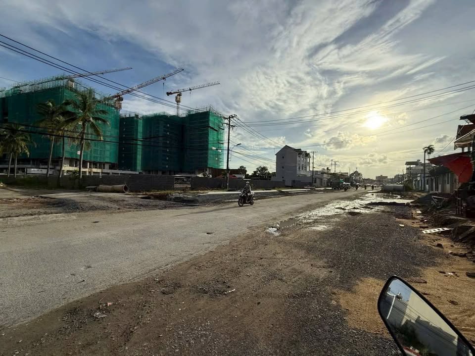 Lô Đất Mặt Tiền Lò Lu Q9, 704m² Giá 42 Tỷ - Cơ Hội Đầu Tư Hiếm Có!