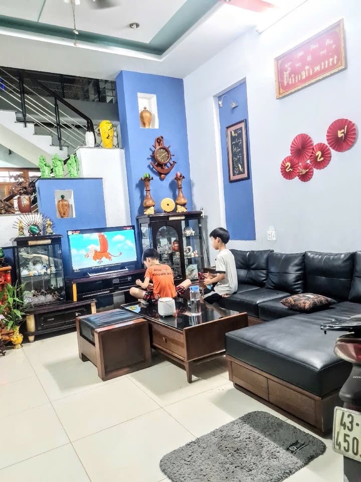 Nhà bán đường Nguyễn Huy Tưởng, 102m² giá 5.15 tỷ - Vị trí đẹp, tiện ích đầy đủ!