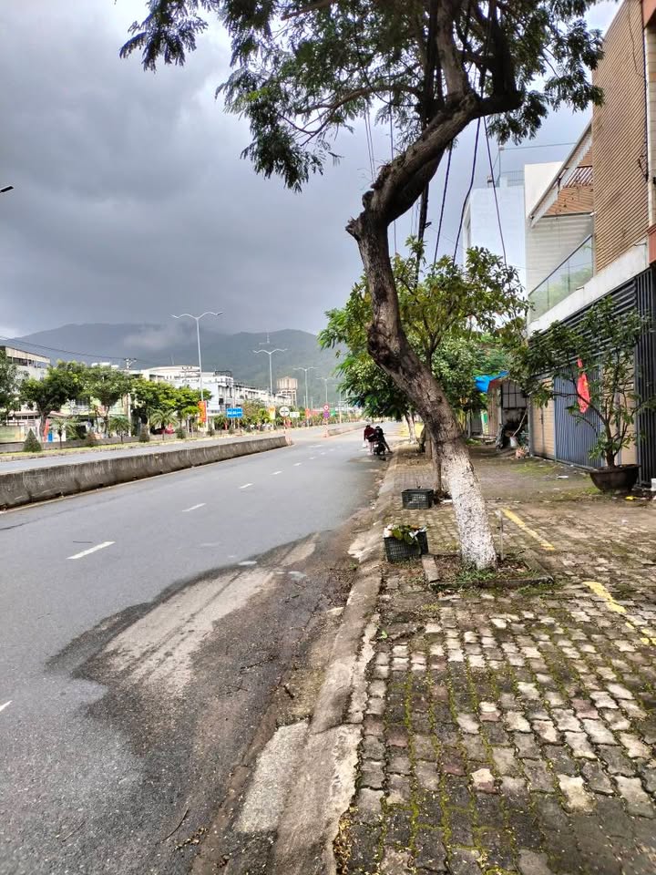 Bán gấp nhà mặt tiền Ngô Quyền, Sơn Trà 95m² giá 8,6 tỷ - Cơ hội đầu tư hiếm có!