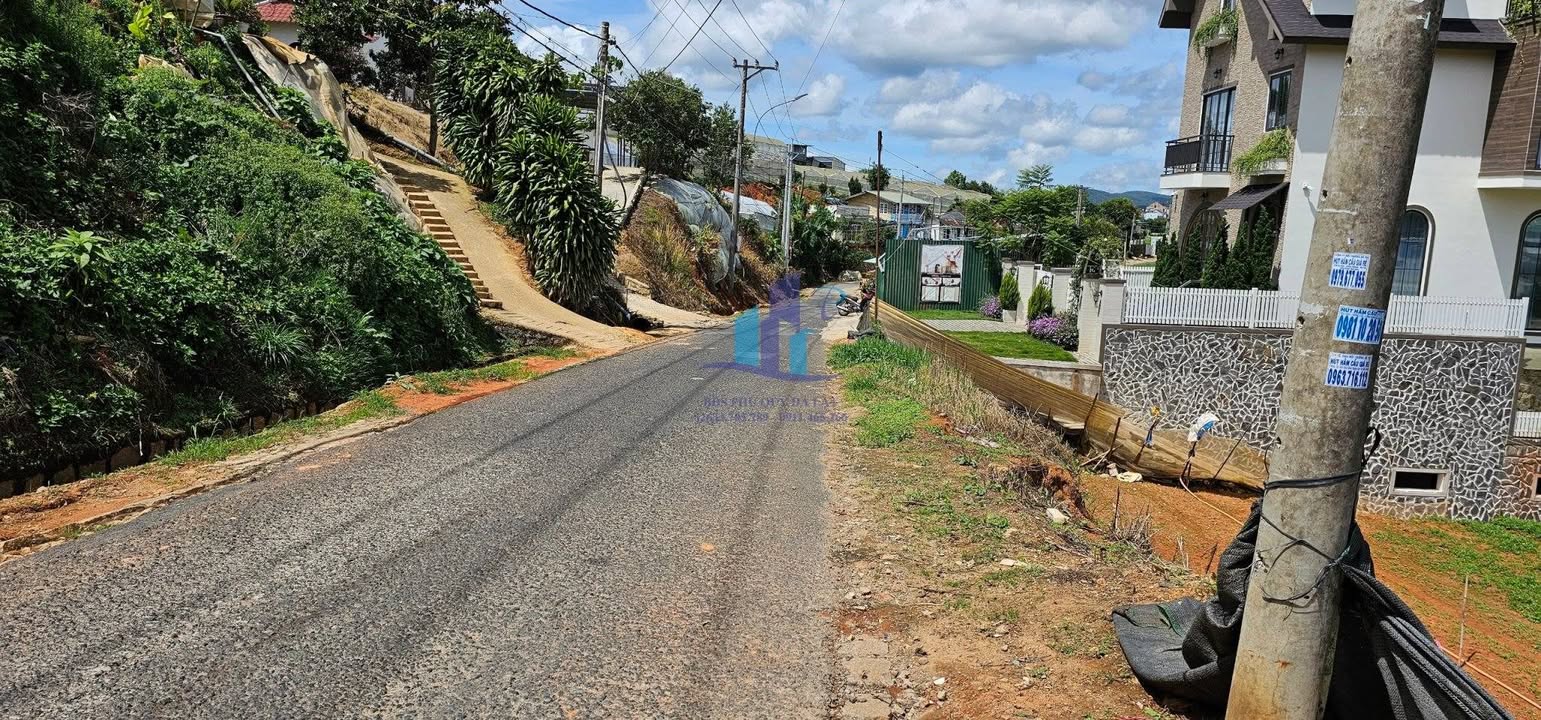 Đất nền mặt tiền đường Cao Bá Quát, phường Lang Biang, Đà Lạt 150m² - Giá chỉ 3.3 tỷ!