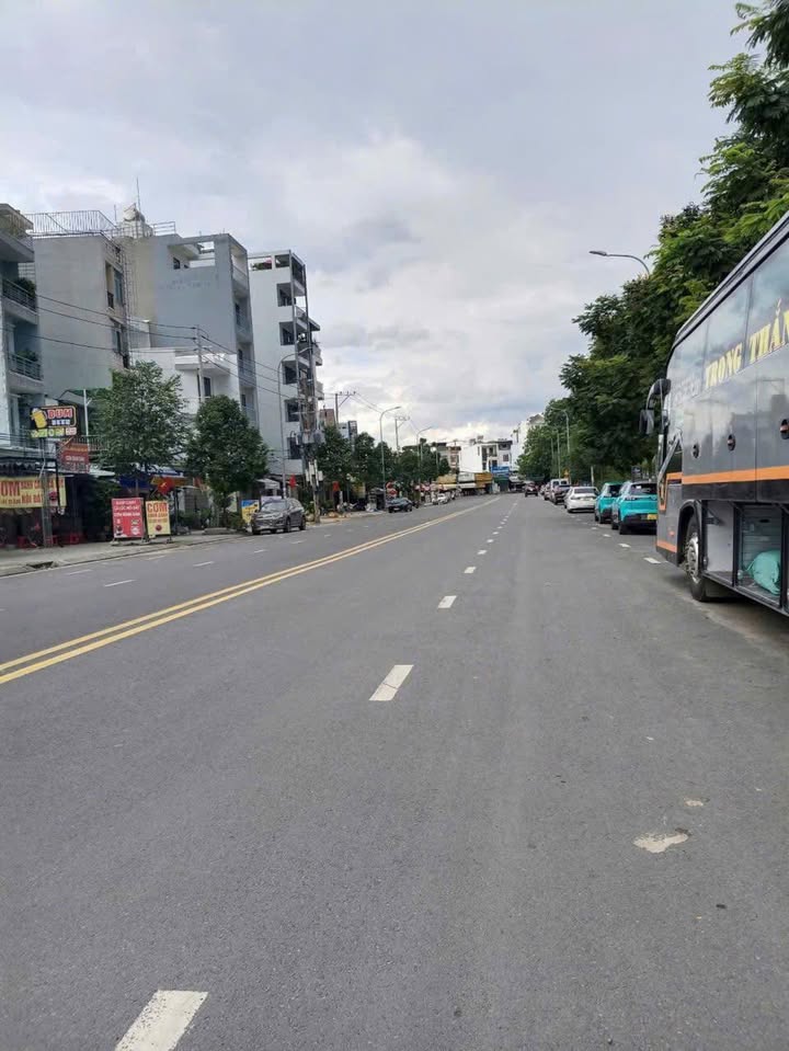 Nhà mặt tiền Bờ bao Tân Thắng, Tân Phú 356.5m² giá 54 tỷ - Đầu tư sinh lời ngay!