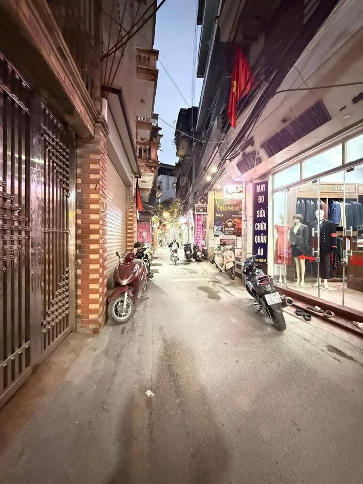 Nhà phố Lê Quang Đạo Nam Từ Liêm 50m² giá 10.8 tỷ - Kinh doanh sầm uất, ô tô tránh!