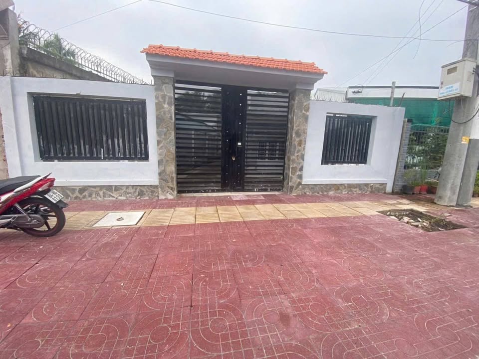 Nhà cho thuê nguyên căn đường Nguyễn Văn Nhung - 300m² chỉ 7 triệu/tháng