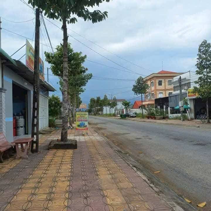 Đất nền 136m² Phường Đông Thành, Vĩnh Long - Sổ hồng chính chủ, giá 2.2 tỷ!