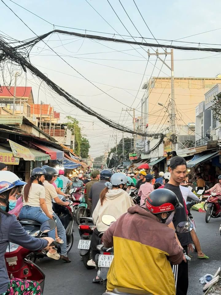 Bán gấp FrontHouse mặt tiền Chợ Hiệp Thành 22, Q12 - Diện tích 200m², giá 20.5 tỷ!