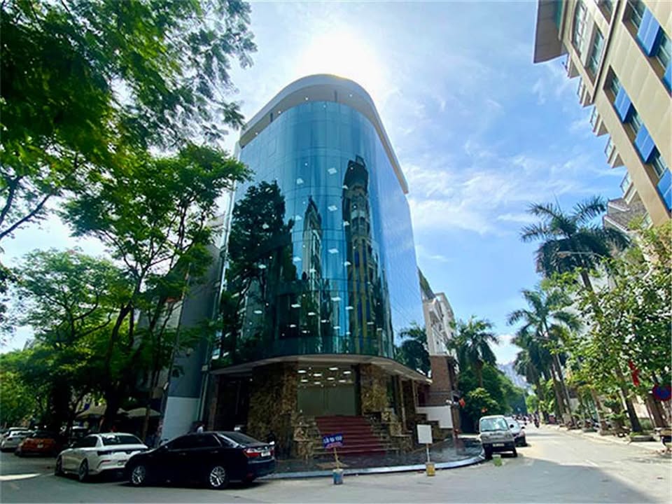 FrontHouse Cầu Giấy 300m² giá thỏa thuận - Lô góc mặt phố đắc địa!