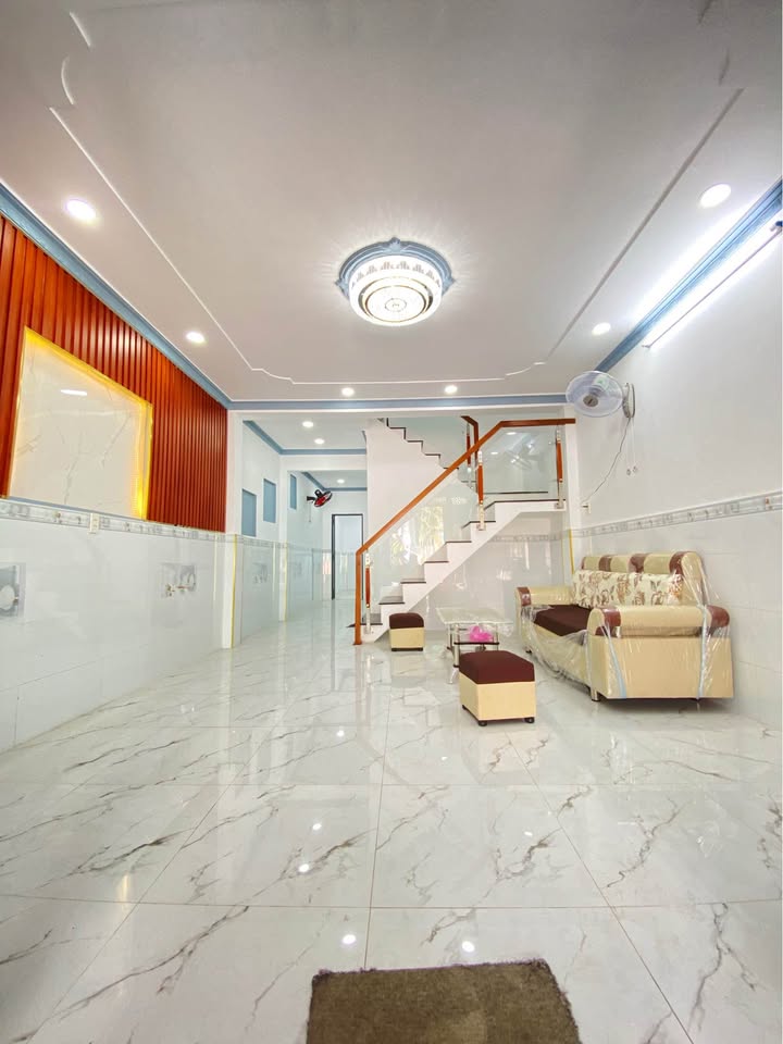Nhà 2 tầng Trịnh Thị Miếng, Hóc Môn 76m² giá 2.98 tỷ - Đầu tư sinh lời tốt!