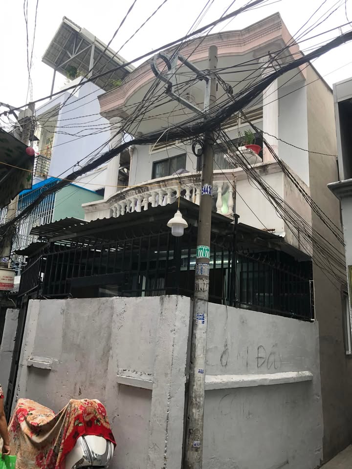 Nhà 2 tầng Đinh Bộ Lĩnh, Bình Thạnh 96m² giá 7.8 tỷ - Vị trí đẹp, tiện ích đầy đủ!