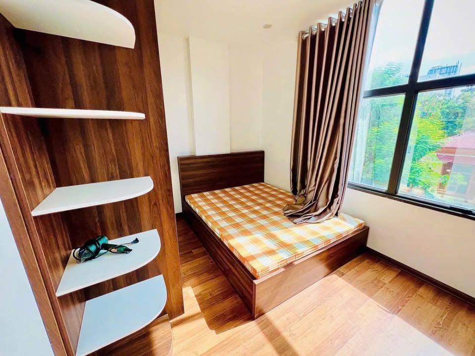 Căn hộ cho thuê Trần Hưng Đạo, Hồng Bàng 45m² giá 5.5 triệu - Nội thất sang trọng, ban công thoáng mát!