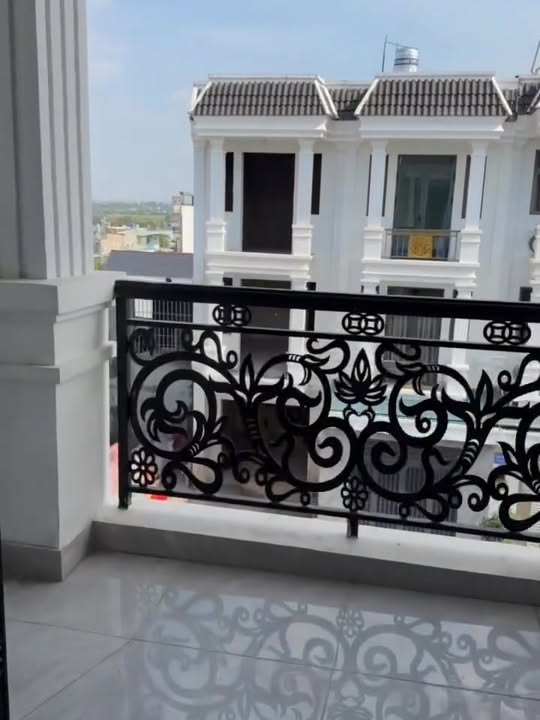 Nhà phố 1 trệt 2 lầu tại khu dân cư Hoàng Nam, Dĩ An 63m² giá 4.2 tỷ - Chính chủ bán gấp!
