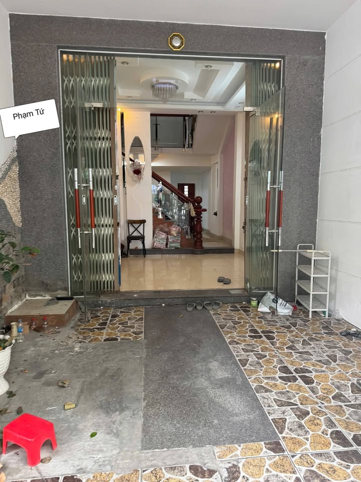 Nhà cho thuê 3 tầng mặt tiền đường Phạm Tứ, Đà Nẵng - Giá chỉ 12 triệu/tháng!