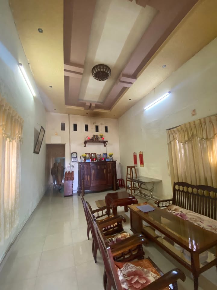 Đất thổ cư đường Trường Chinh, 295.2m² giá 4 tỷ - Vị trí đắc địa gần quảng trường!