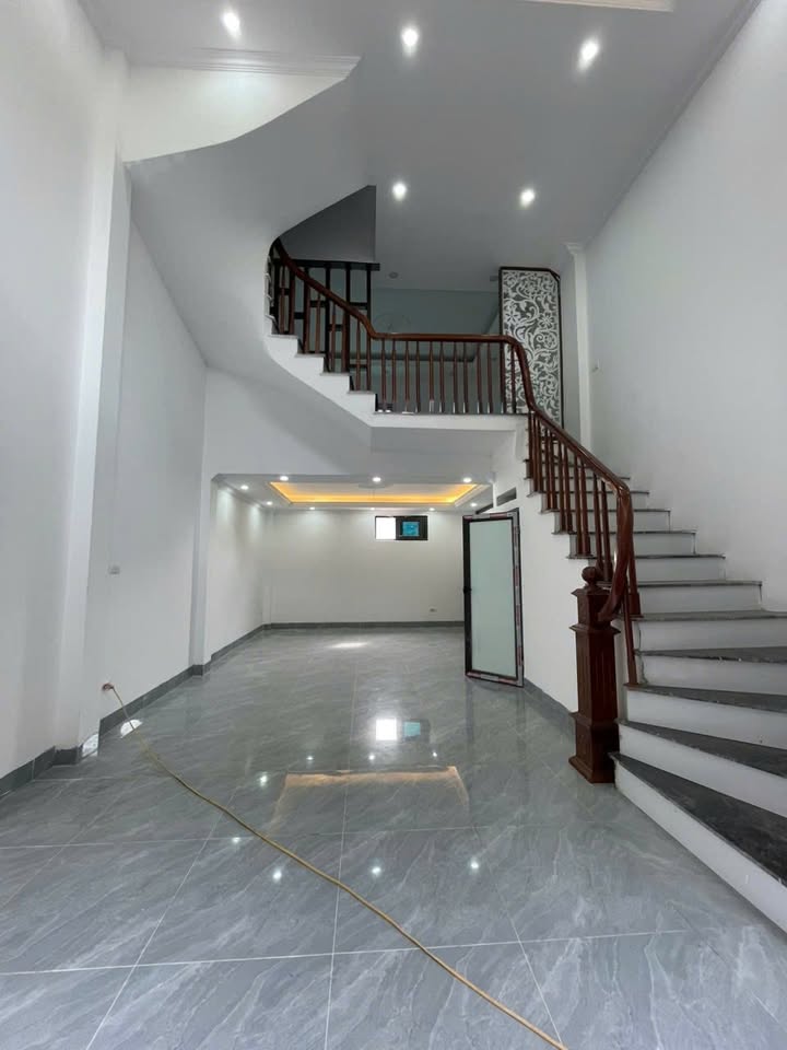 Nhà 4 tầng Vĩnh Quỳnh, 43m² giá chỉ 5 tỷ - Không quy hoạch, ô tô gần