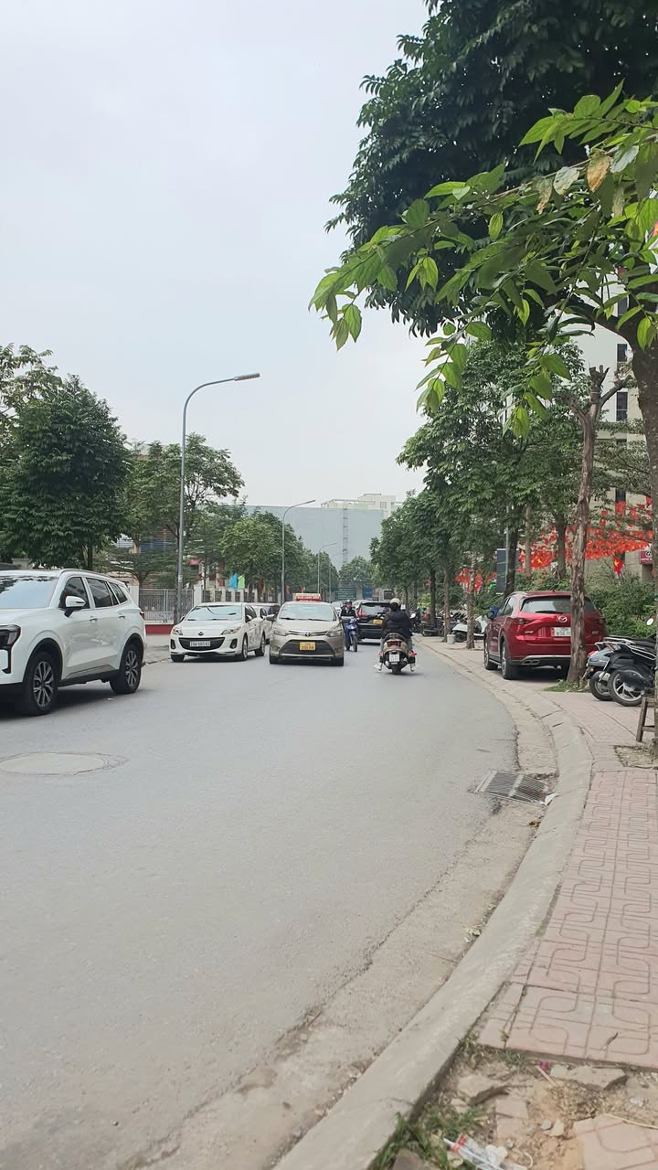 FrontHouse Ngọc Thụy 60m² giá 15 tỷ - Kinh doanh đắc địa, ô tô tránh nhau thoải mái!