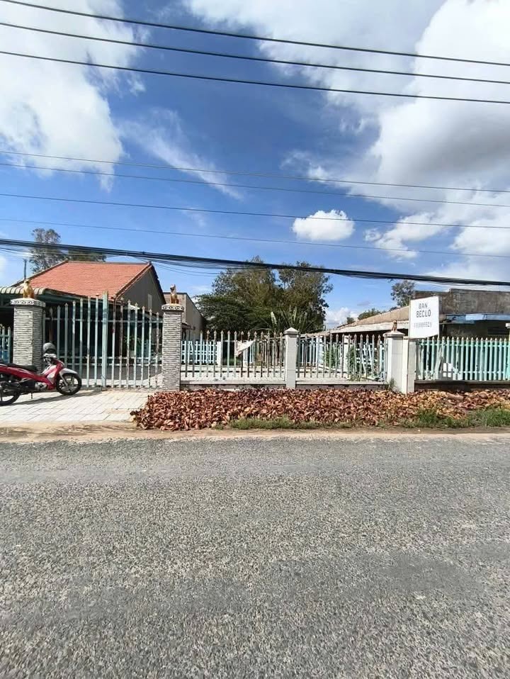 Đất nền Chợ Mới An Giang 587m² giá 1 tỷ - Sổ đỏ chính chủ, 2 mặt tiền!