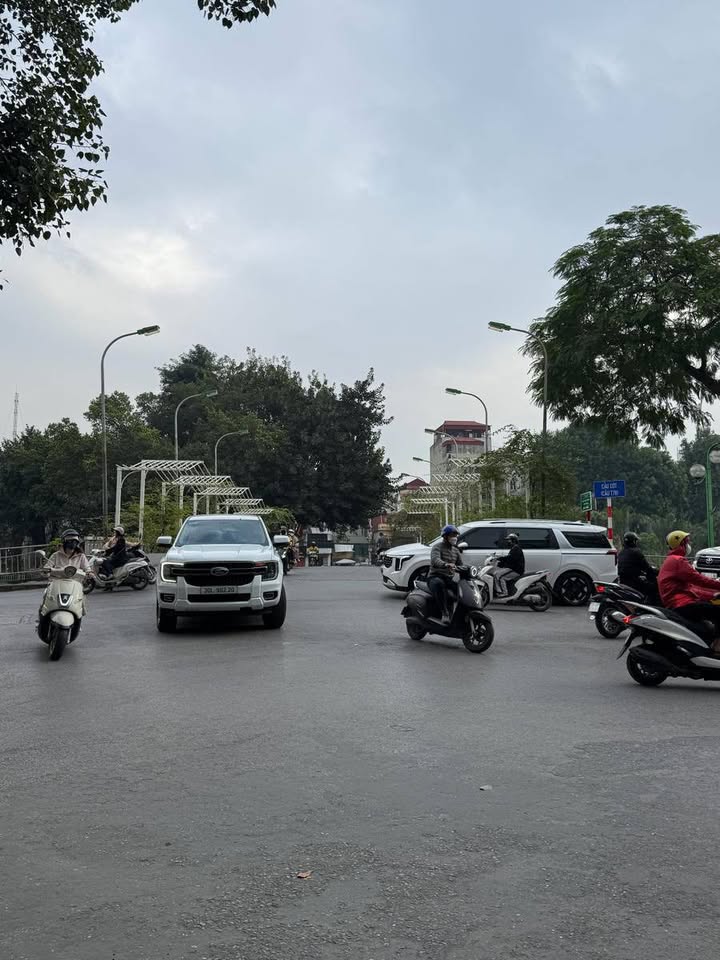 Nhà phố Yên Hòa, Cầu Giấy 33m² giá 8.9 tỷ - Khu dân cư sầm uất!