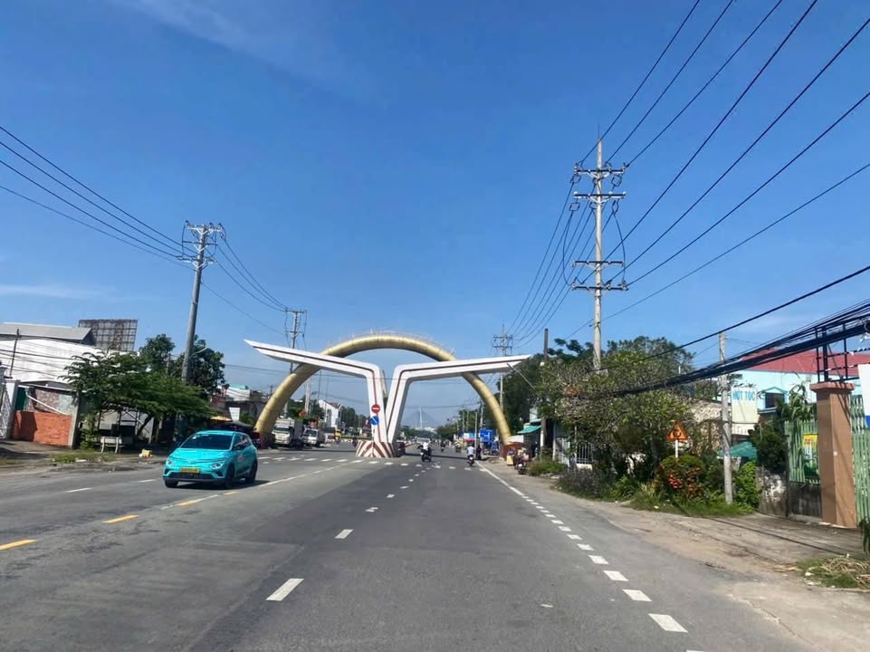 Đất nền Tân Ngãi Vĩnh Long 587m² giá 5.3 tỷ - 3 mặt tiền đường đẹp như mơ!