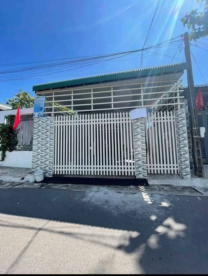 Nhà đẹp Định Quán 195m² giá 2.8 tỷ - Chính chủ bán gấp!