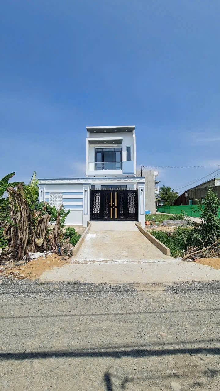 Nhà mặt tiền QL50, xã Tân Kim, 143m², giá 3.2 tỷ - Sẵn sàng vào ở!